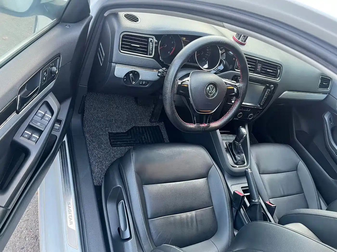 Volkswagen Sagitar 2015 1.6L Automatic Comfort