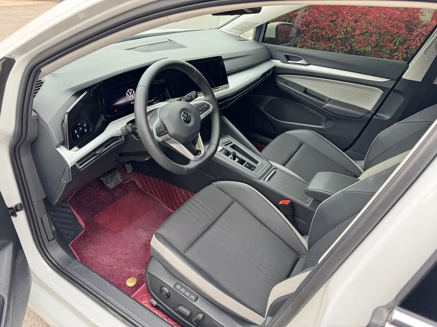 Volkswagen Golf 2024 280TSI DSG Pro 50th Anniversary Edition