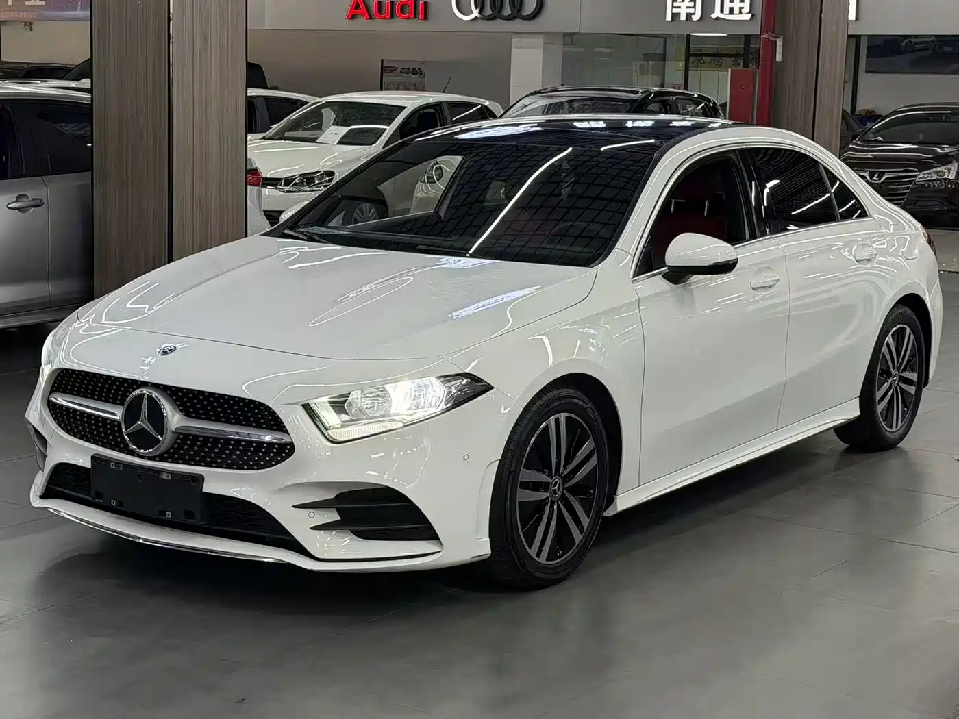 Mercedes-Benz Mercedes-Benz A-Class 2019 A 180 L Sport Sedan