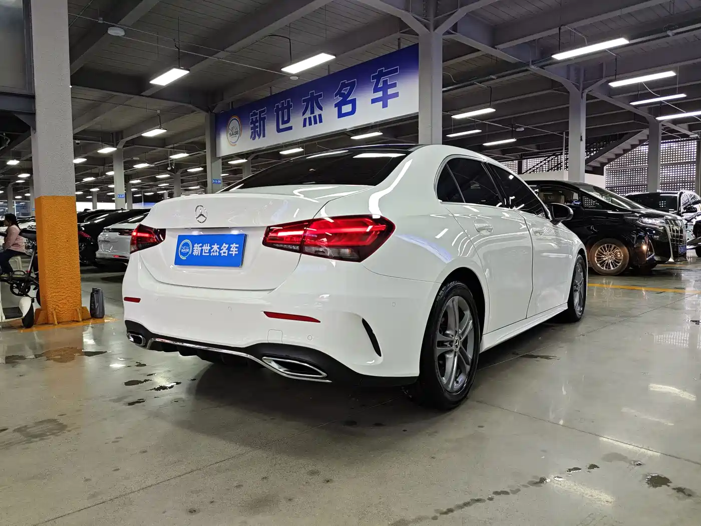 Mercedes-Benz Mercedes-Benz A-Class 2021 A 180 L Sports Sedan