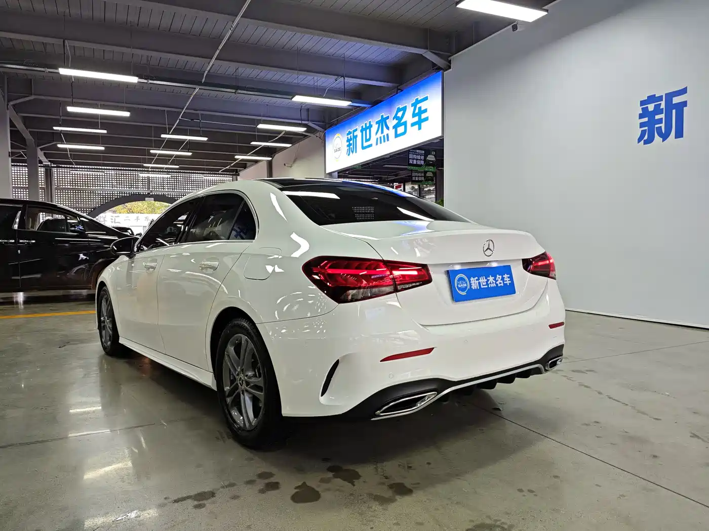 Mercedes-Benz Mercedes-Benz A-Class 2021 A 180 L Sports Sedan