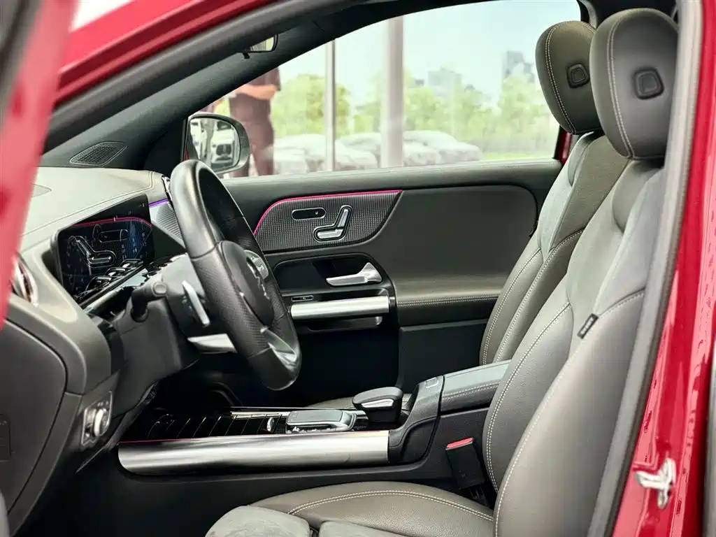 Mercedes-Benz Mercedes-Benz EQA 2022 EQA 300 4MATIC Launch Special Edition