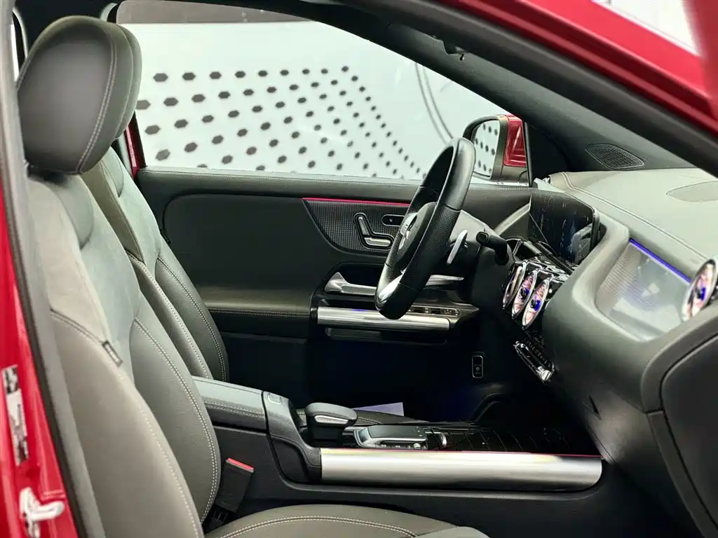 Mercedes-Benz Mercedes-Benz EQA 2022 EQA 300 4MATIC Launch Special Edition