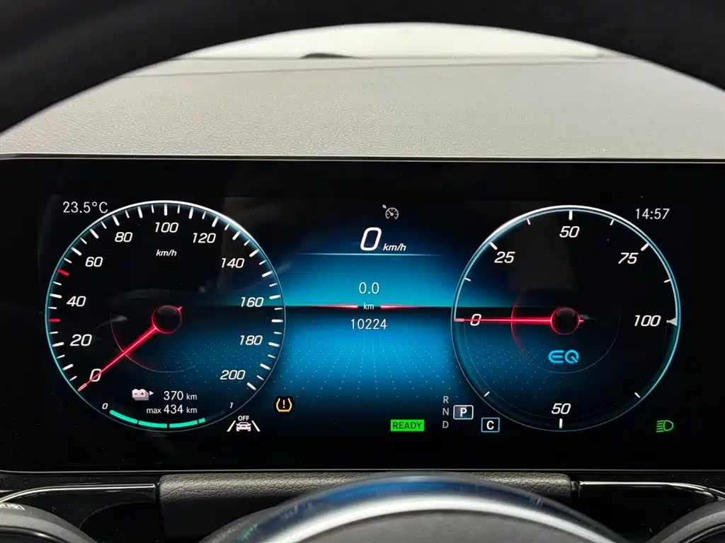 Mercedes-Benz Mercedes-Benz EQA 2022 EQA 300 4MATIC Launch Special Edition
