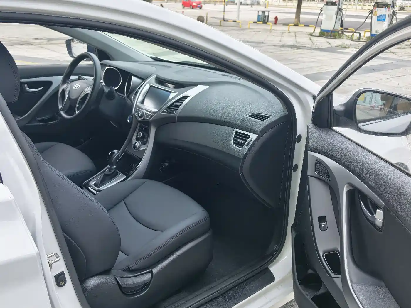Hyundai Langdong 2016 1.6L Automatic Smart Edition