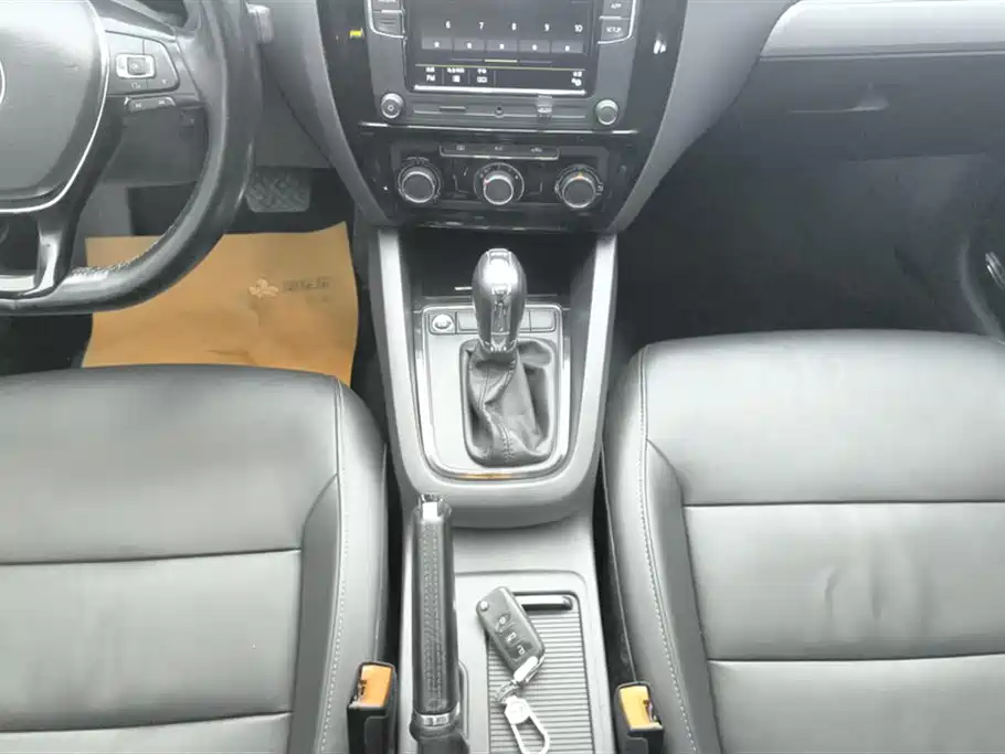 Volkswagen Sagitar 2018 280TSI DSG Spark Edition