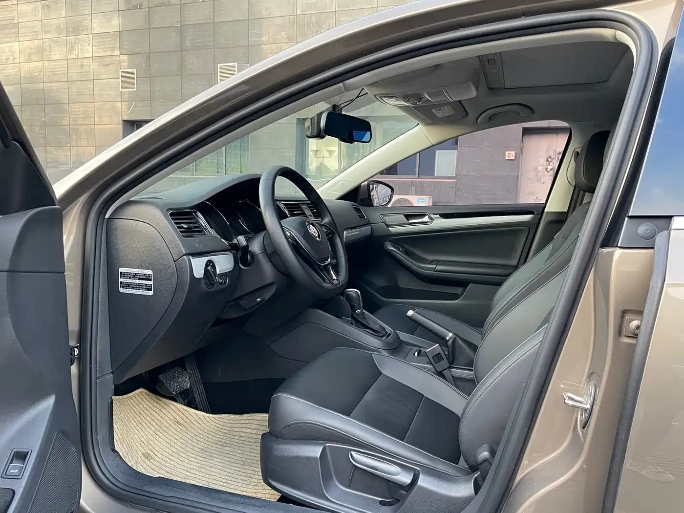 Volkswagen Sagitar 2017 1.6L Automatic Comfort