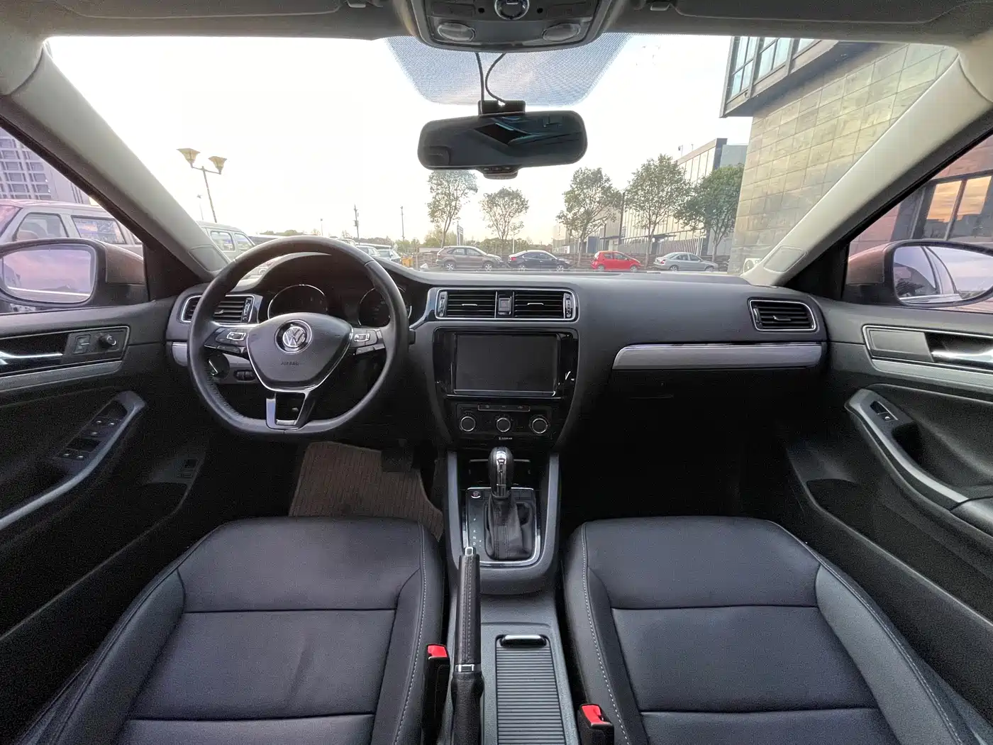 Volkswagen Sagitar 2017 1.6L Automatic Comfort