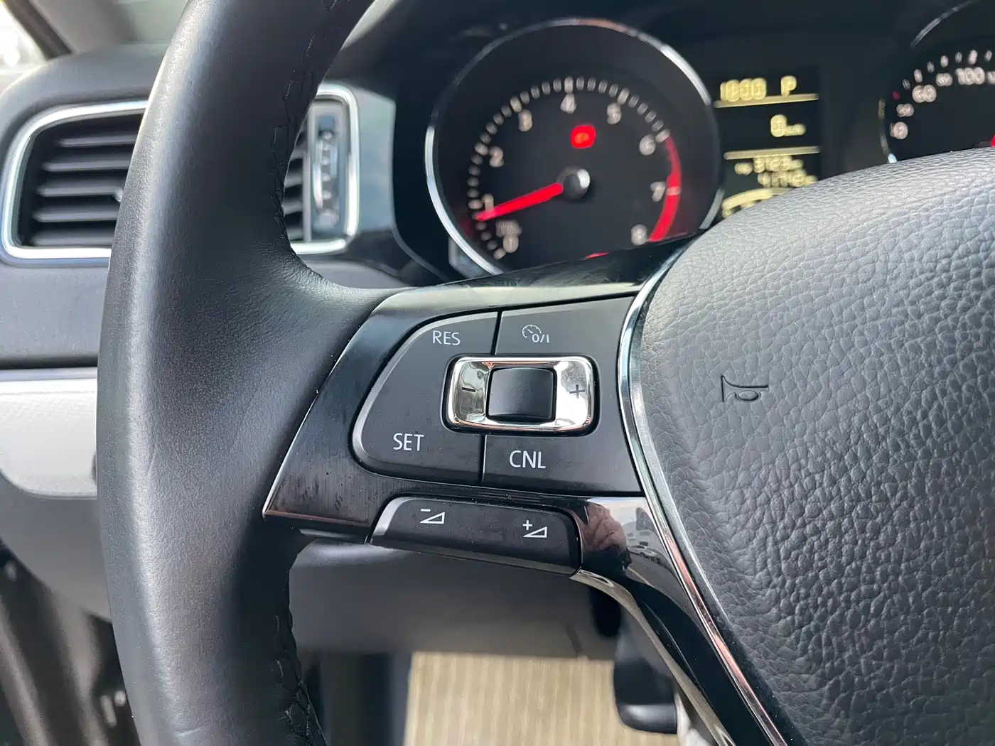 Volkswagen Sagitar 2017 1.6L Automatic Comfort