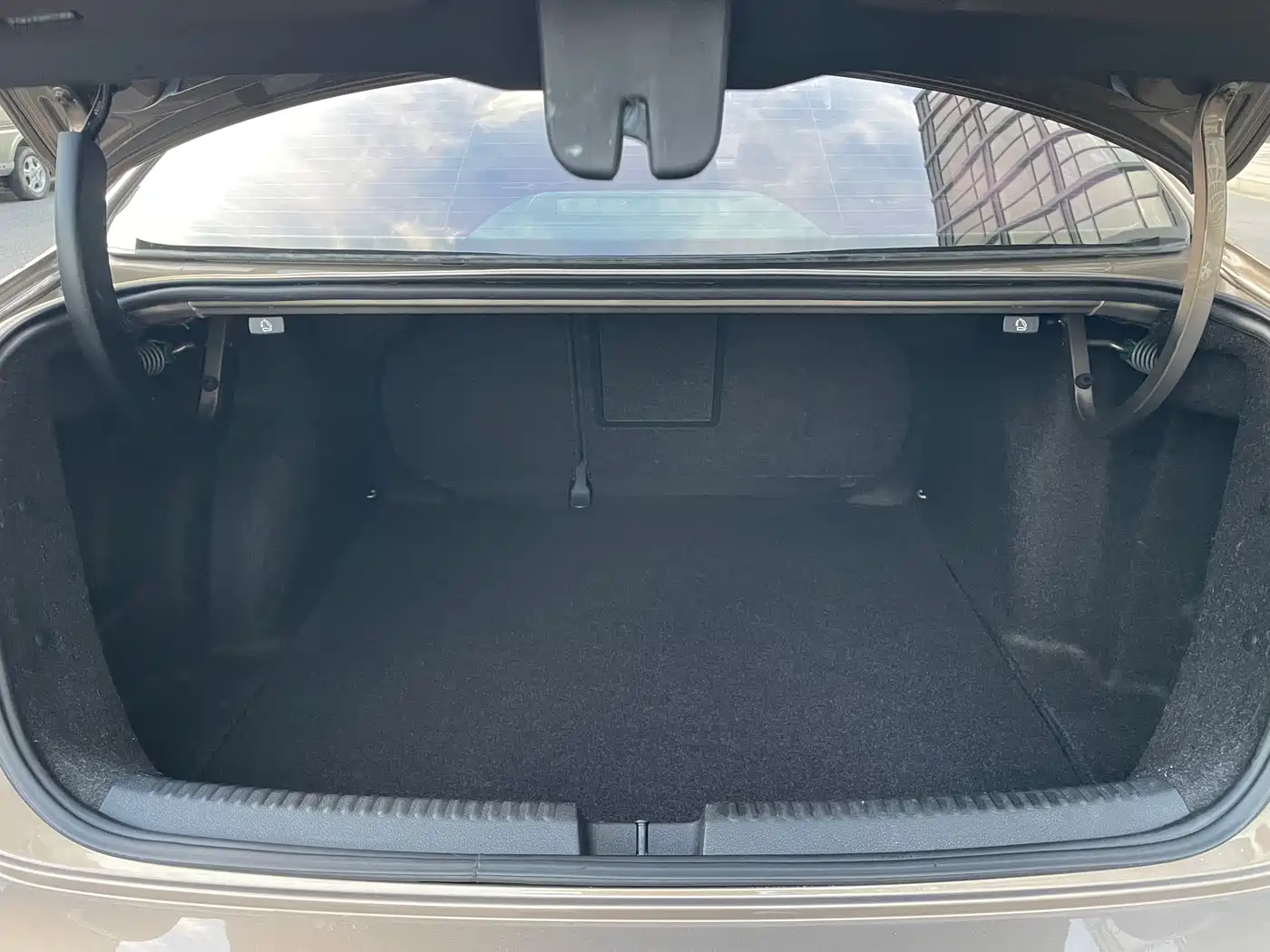 Volkswagen Sagitar 2017 1.6L Automatic Comfort