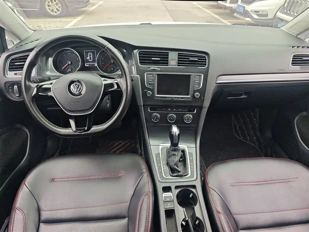 Volkswagen Golf 2016 1.6L Automatic Comfort