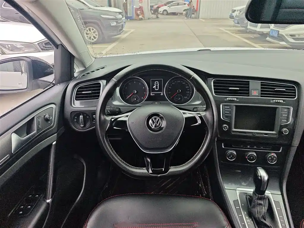 Volkswagen Golf 2016 1.6L Automatic Comfort