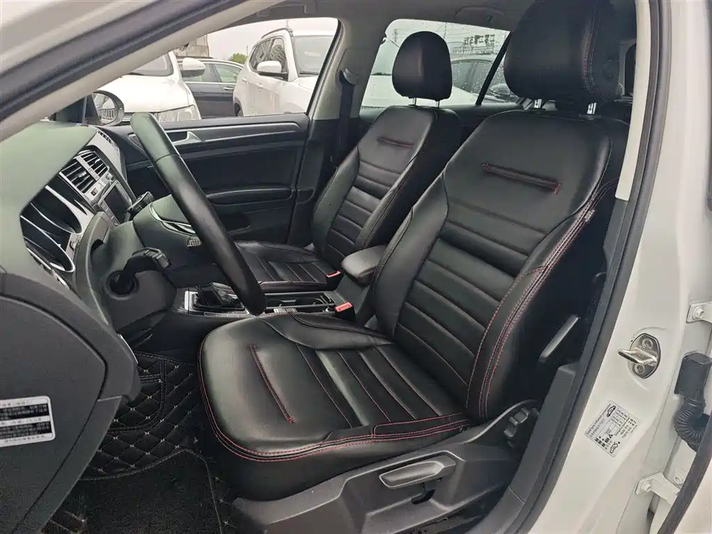 Volkswagen Golf 2016 1.6L Automatic Comfort