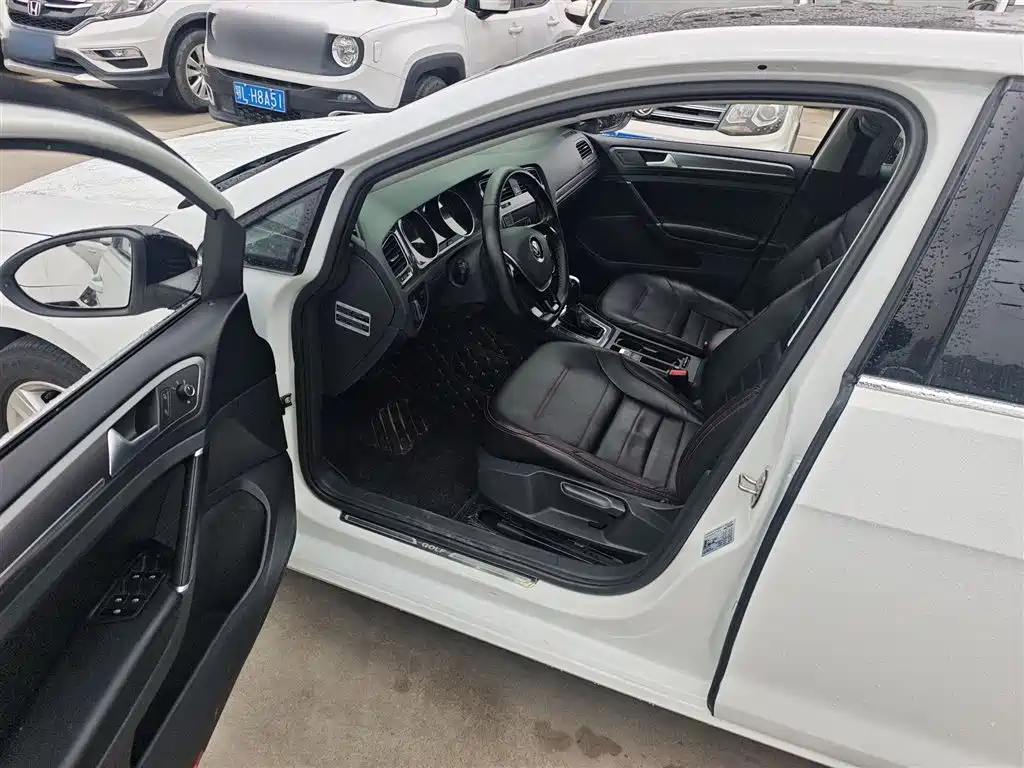Volkswagen Golf 2016 1.6L Automatic Comfort
