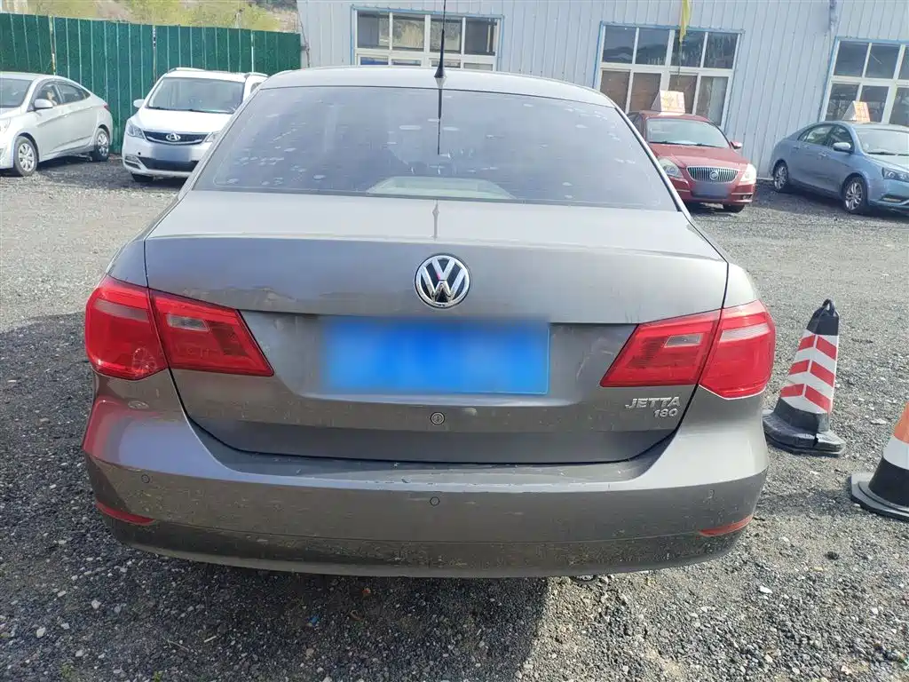 Volkswagen Jetta 2015 Value Edition 1.6L Manual Comfort