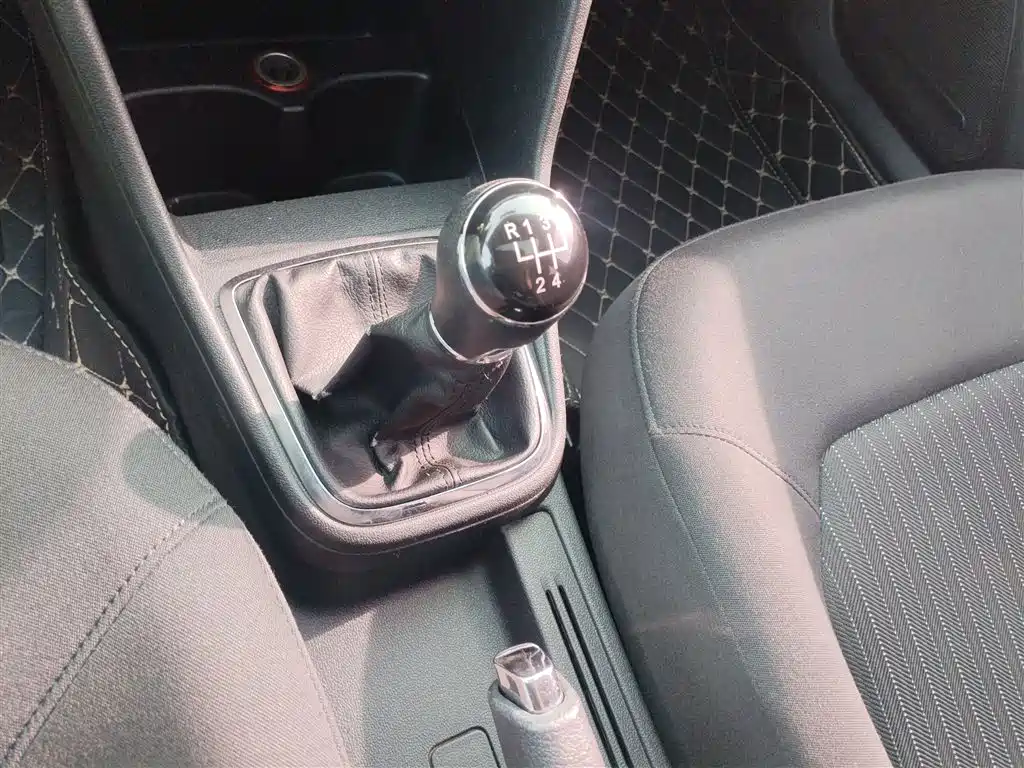 Volkswagen Jetta 2015 Value Edition 1.6L Manual Comfort
