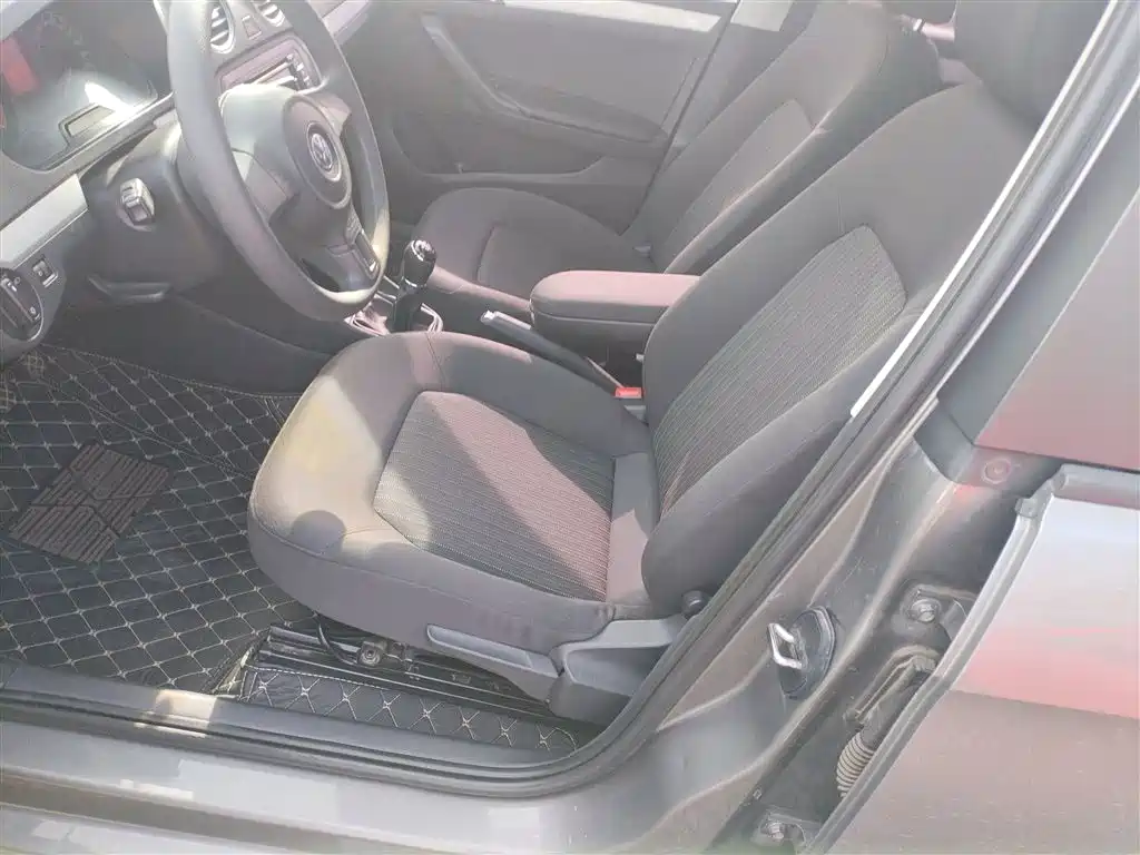 Volkswagen Jetta 2015 Value Edition 1.6L Manual Comfort