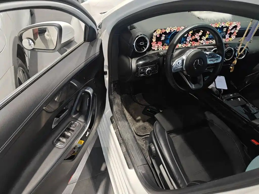 Mercedes-Benz Mercedes-Benz A-Class 2020 A 180 L Sport Sedan