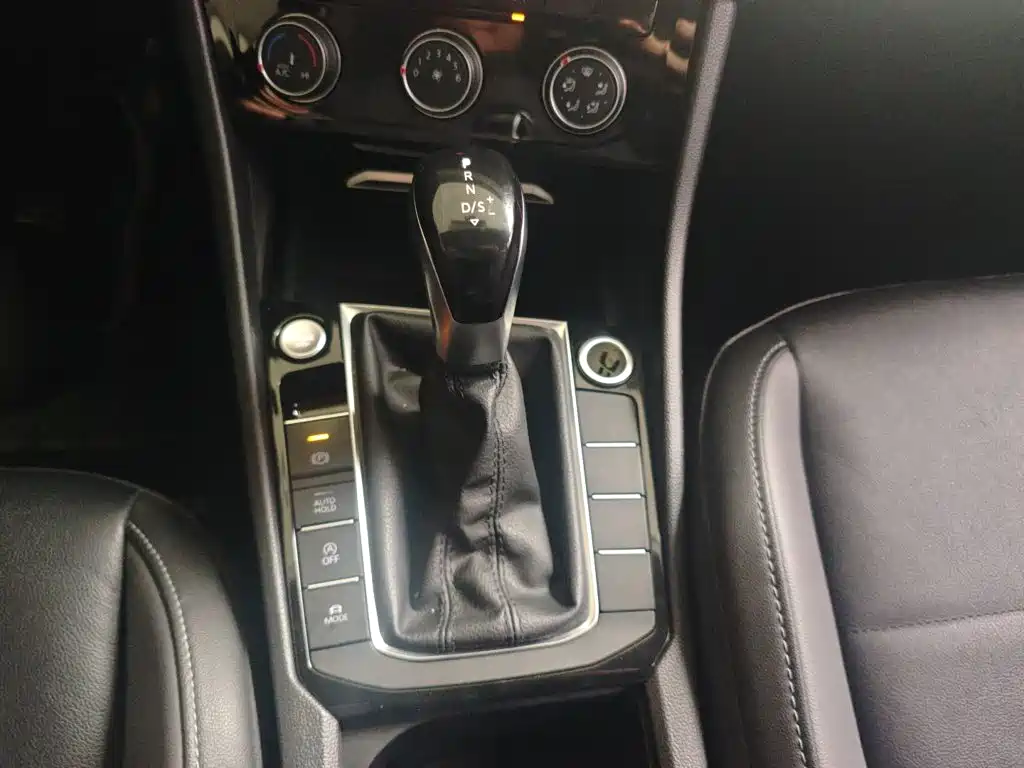 Volkswagen Sagitar 2021 200TSI DSG Surpassing Edition