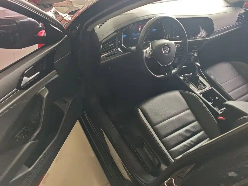 Volkswagen Sagitar 2021 200TSI DSG Surpassing Edition