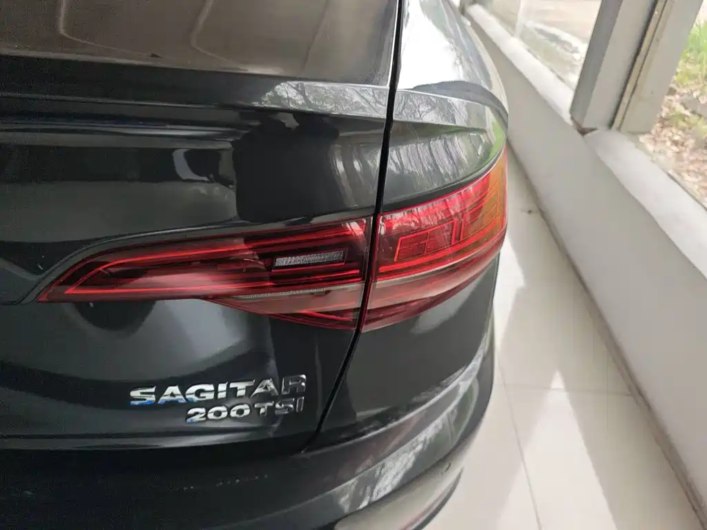 Volkswagen Sagitar 2021 200TSI DSG Surpassing Edition