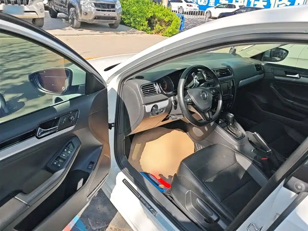 Volkswagen Sagitar 2017 230TSI Automatic Comfort
