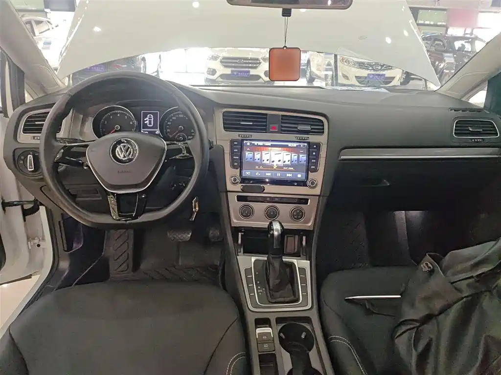 Volkswagen Golf 2016 1.6L Automatic Comfort