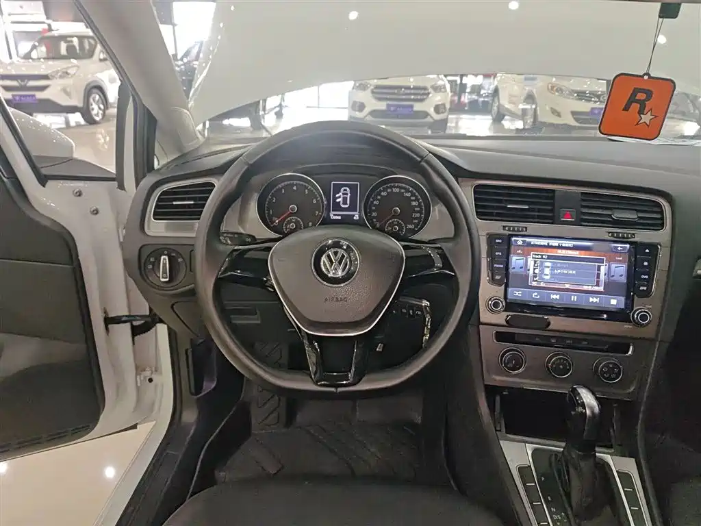 Volkswagen Golf 2016 1.6L Automatic Comfort