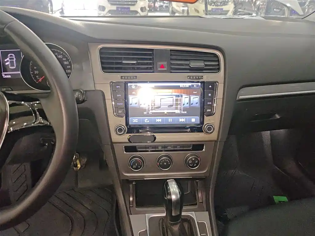 Volkswagen Golf 2016 1.6L Automatic Comfort