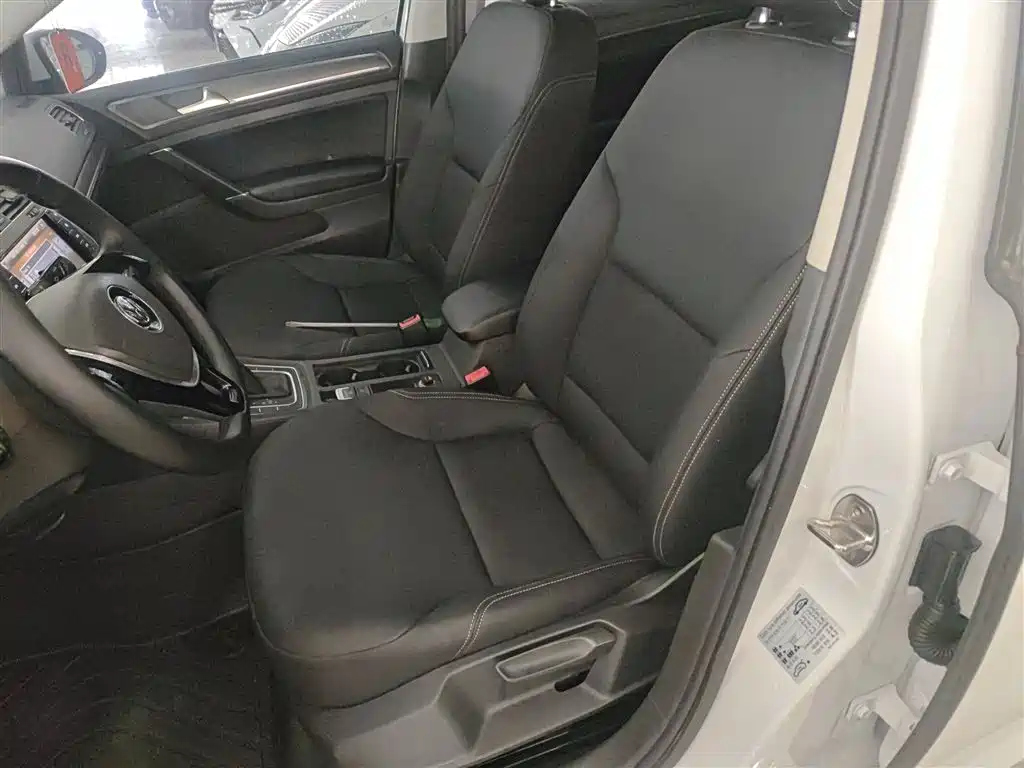 Volkswagen Golf 2016 1.6L Automatic Comfort