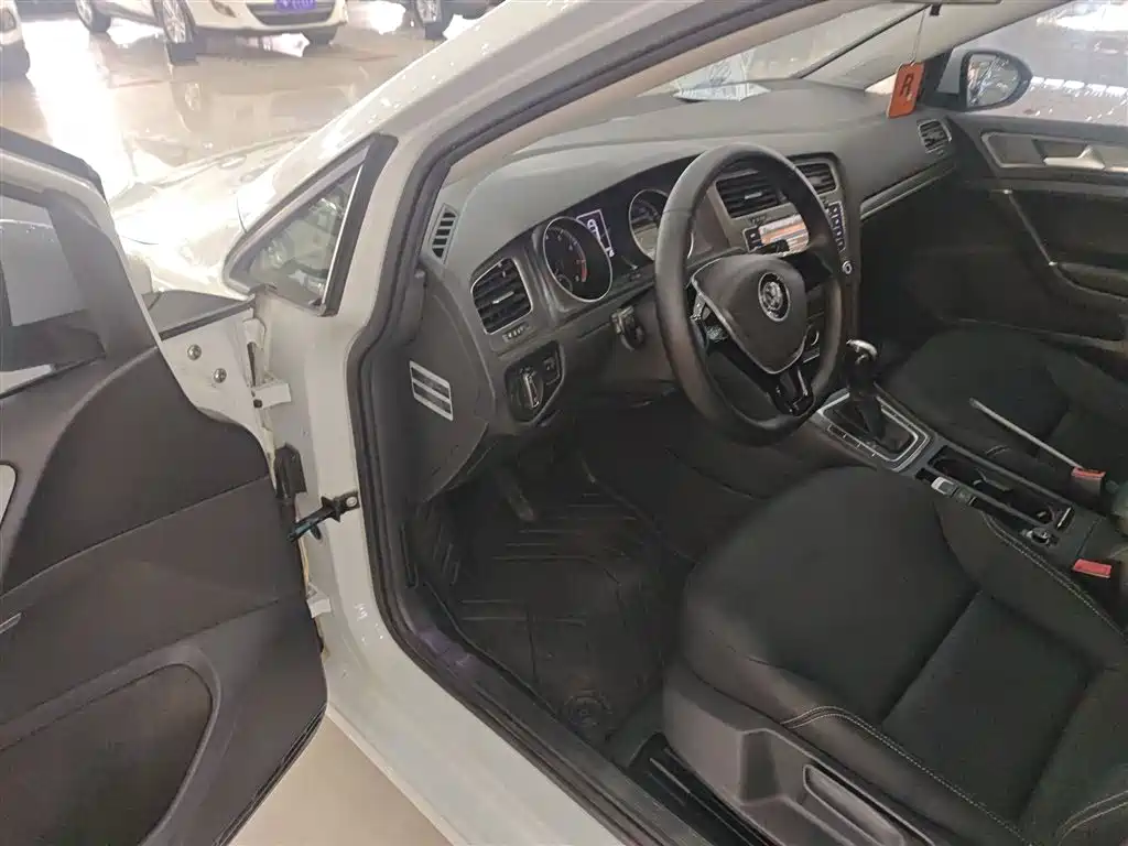 Volkswagen Golf 2016 1.6L Automatic Comfort