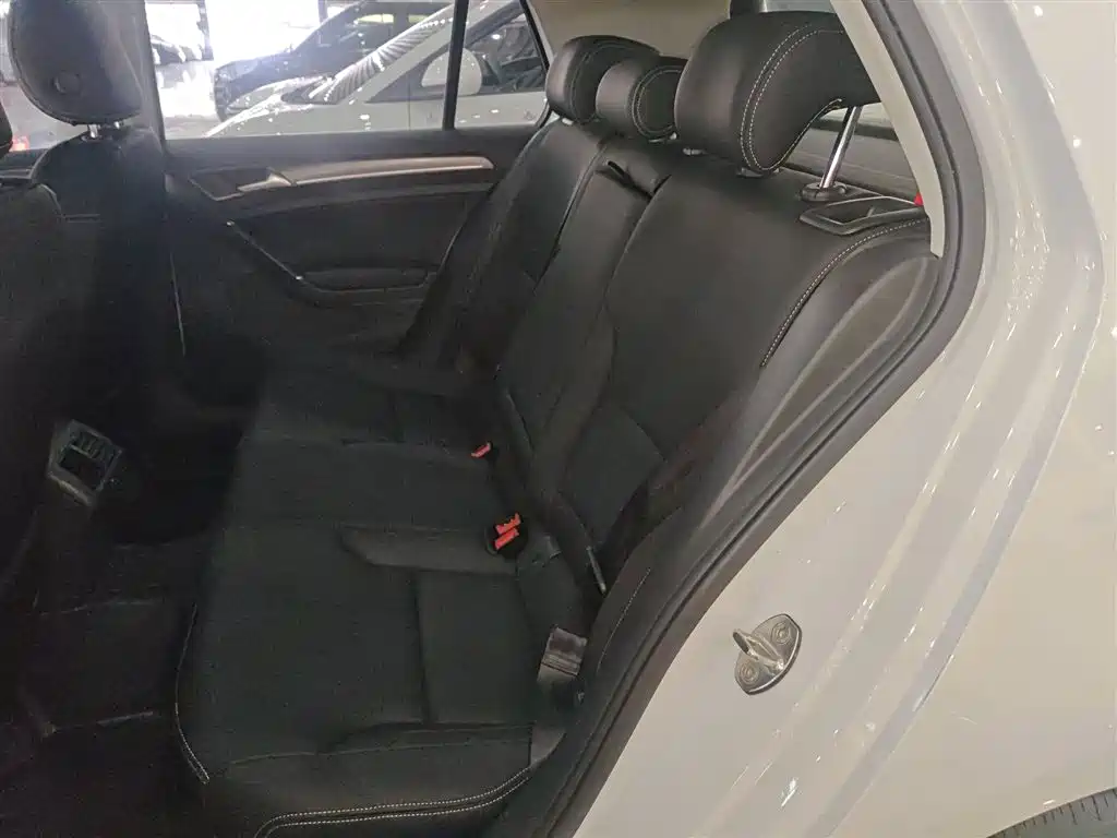 Volkswagen Golf 2016 1.6L Automatic Comfort