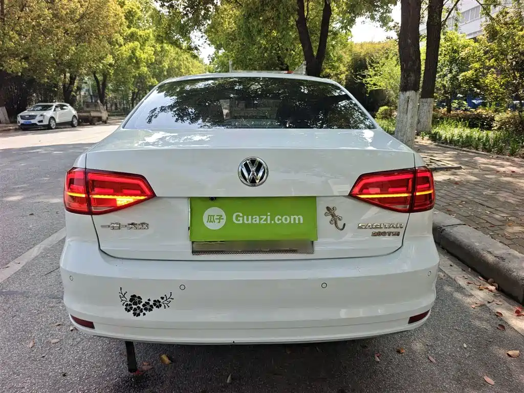 Volkswagen Sagitar 2018 1.6L Automatic Comfort