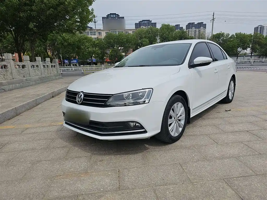 Volkswagen Sagitar 2015 1.6L Manual Comfort