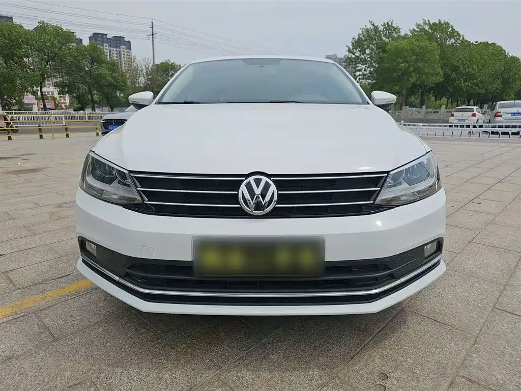 Volkswagen Sagitar 2015 1.6L Manual Comfort