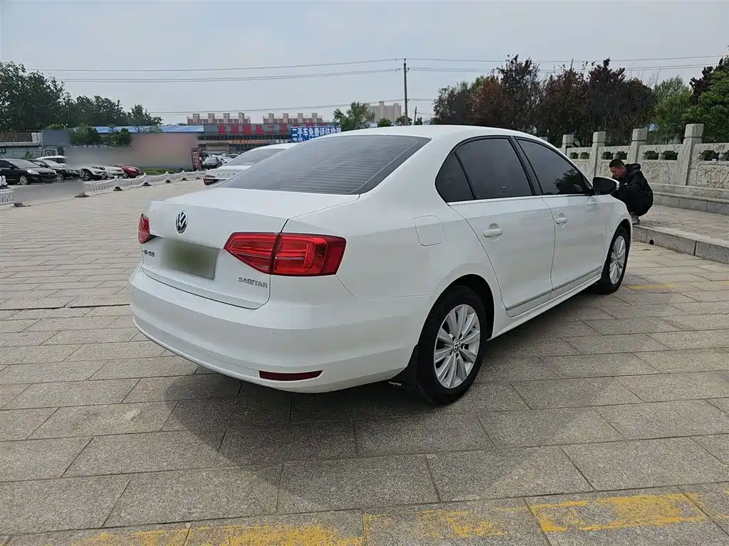 Volkswagen Sagitar 2015 1.6L Manual Comfort