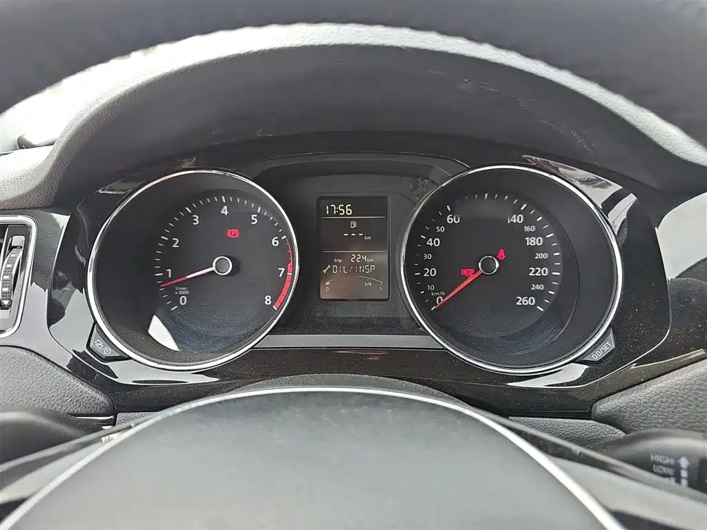 Volkswagen Sagitar 2015 1.6L Manual Comfort