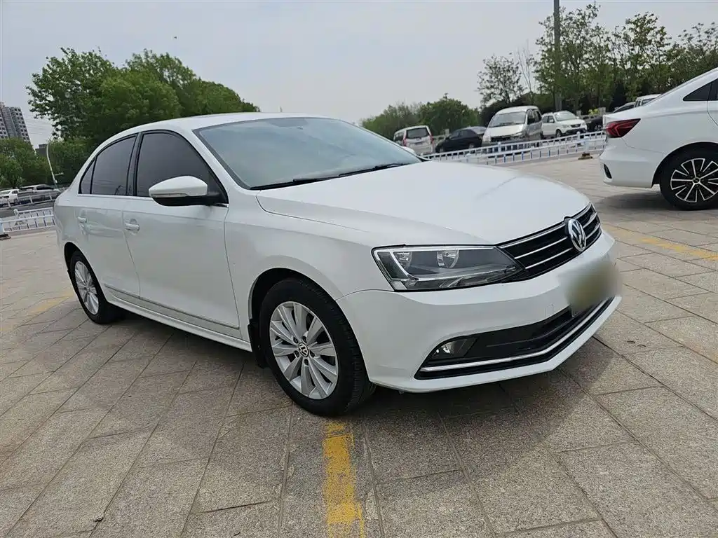 Volkswagen Sagitar 2015 1.6L Manual Comfort