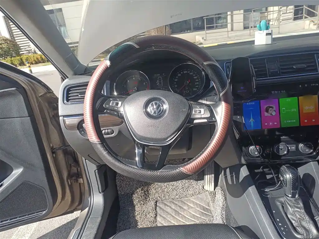 Volkswagen Sagitar 2015 230TSI Automatic Luxury