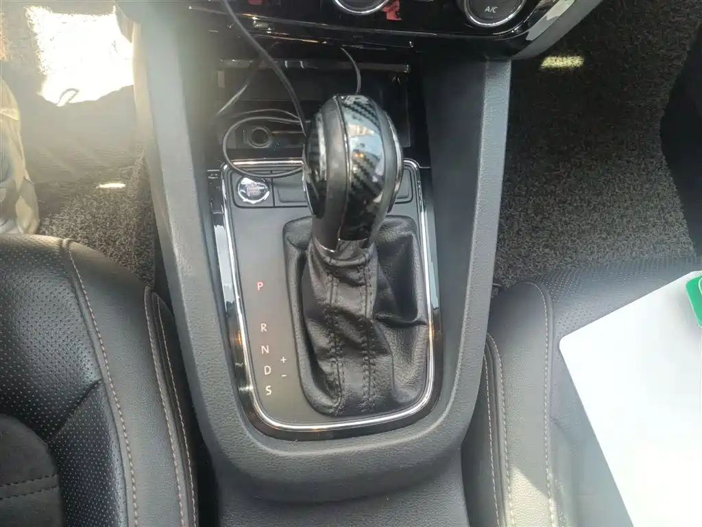 Volkswagen Sagitar 2015 230TSI Automatic Luxury