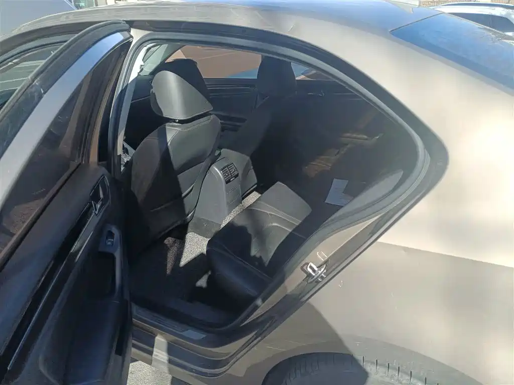 Volkswagen Sagitar 2015 230TSI Automatic Luxury