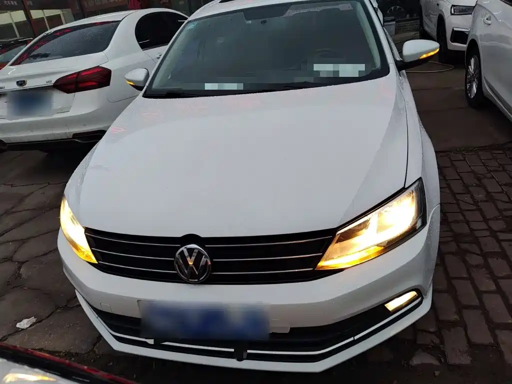 Volkswagen Sagitar 2015 1.6L Manual Comfort