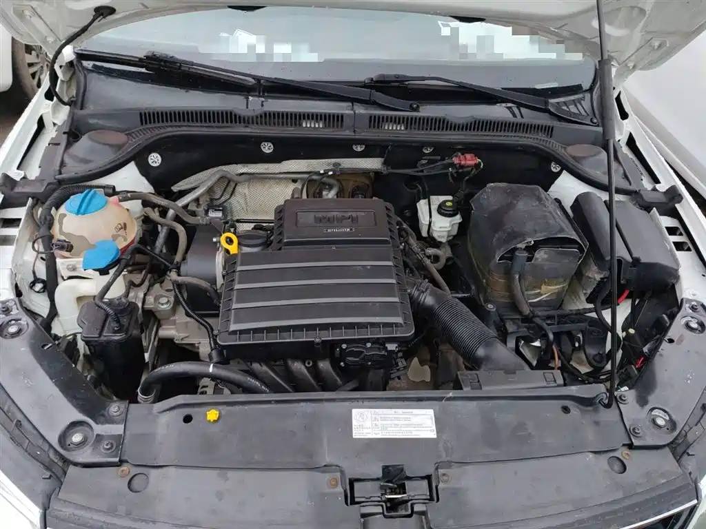Volkswagen Sagitar 2015 1.6L Manual Comfort