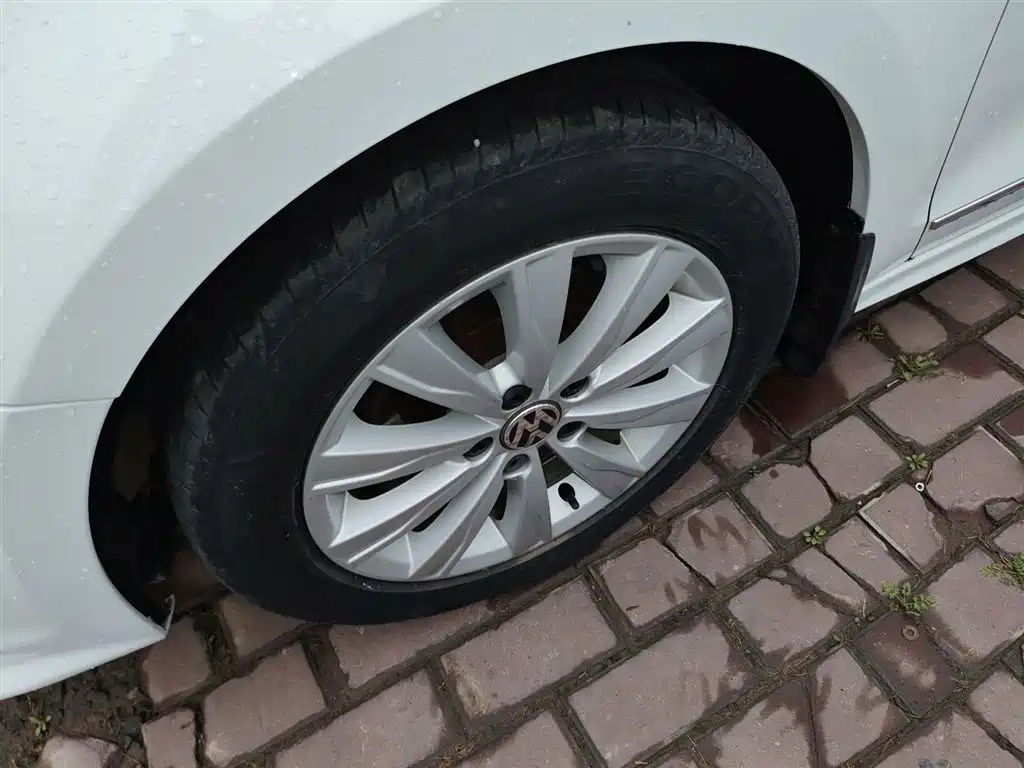 Volkswagen Sagitar 2015 1.6L Manual Comfort