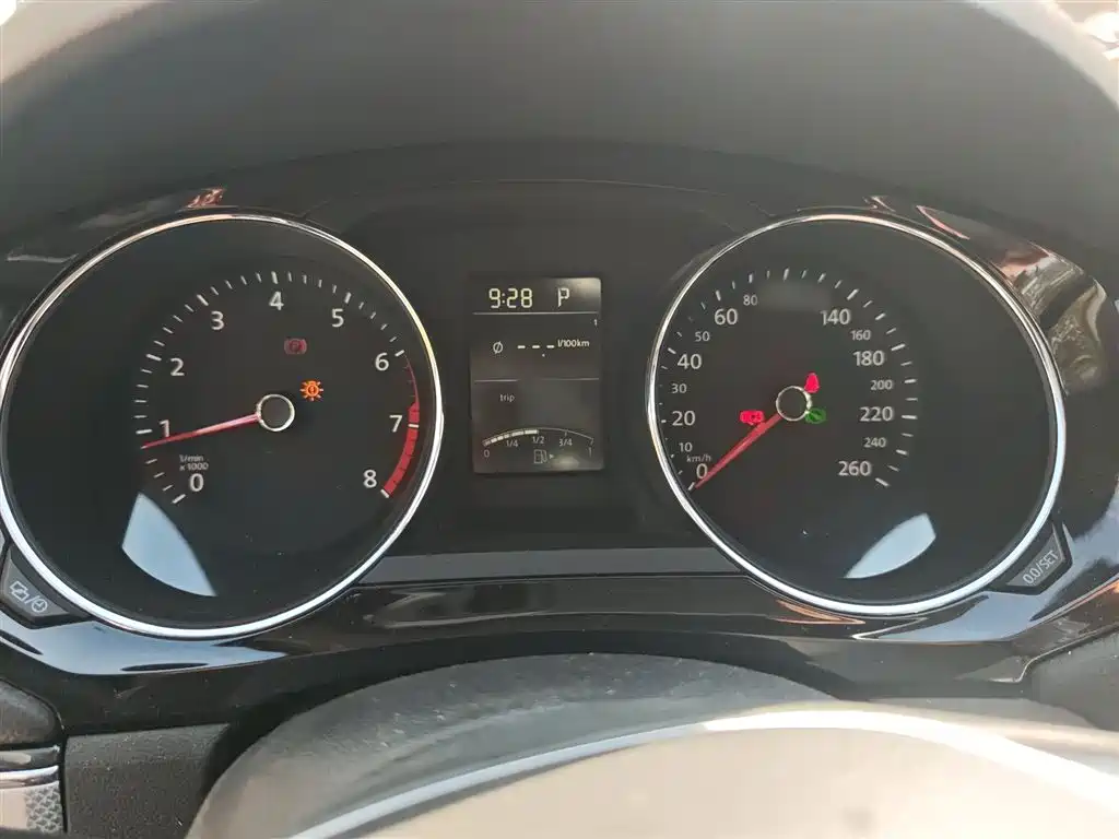 Volkswagen Sagitar 2015 1.6L Automatic Comfort