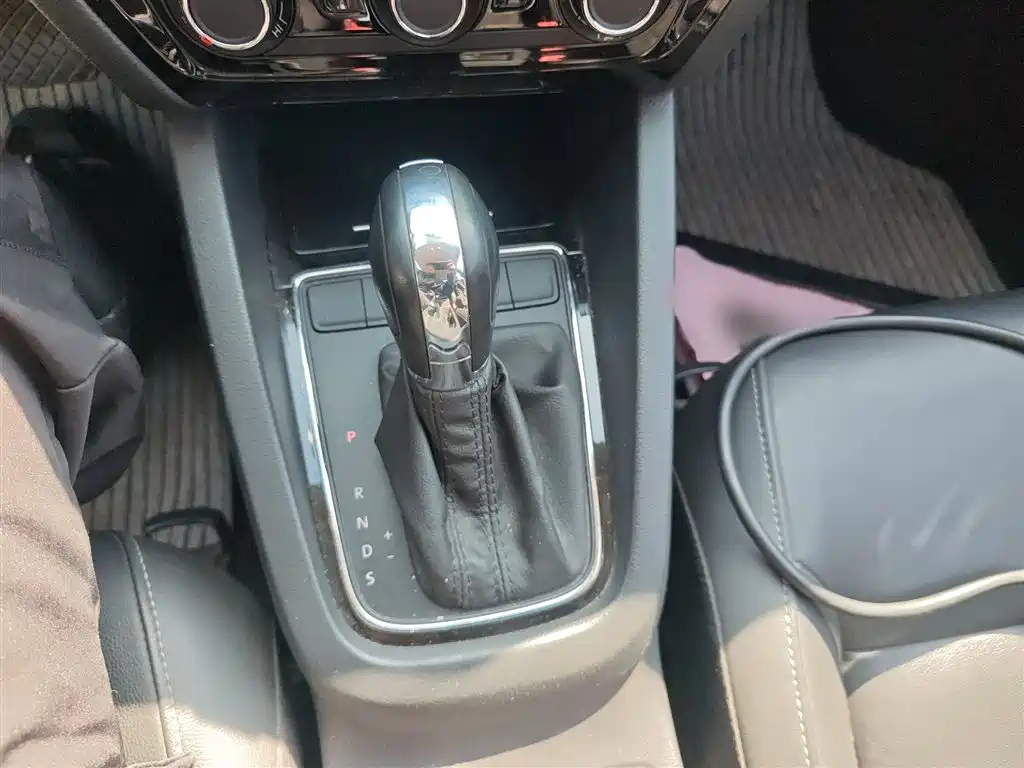 Volkswagen Sagitar 2015 1.6L Automatic Comfort
