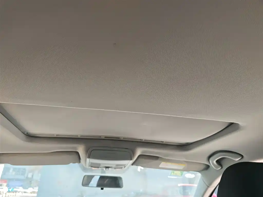 Volkswagen Sagitar 2015 1.6L Automatic Comfort