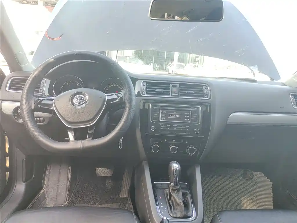 Volkswagen Sagitar 2015 230TSI Automatic Comfort