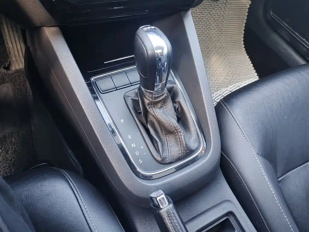 Volkswagen Sagitar 2015 230TSI Automatic Comfort