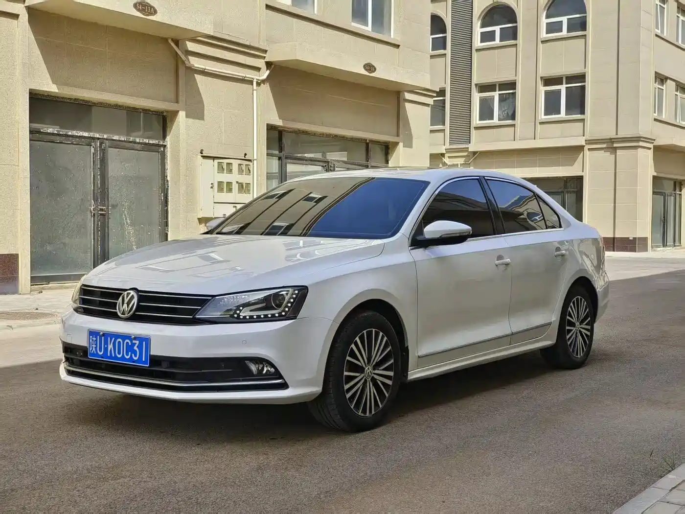 Volkswagen Sagitar 2017 230TSI Automatic Luxury